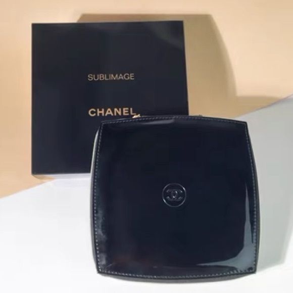 NIB CHANEL Cosmetic Box Black Patent Leather - Picture 1 of 9